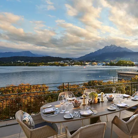 Mandarin Oriental Palace, Готель 5*