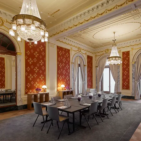 Mandarin Oriental Palace, Отель 5*